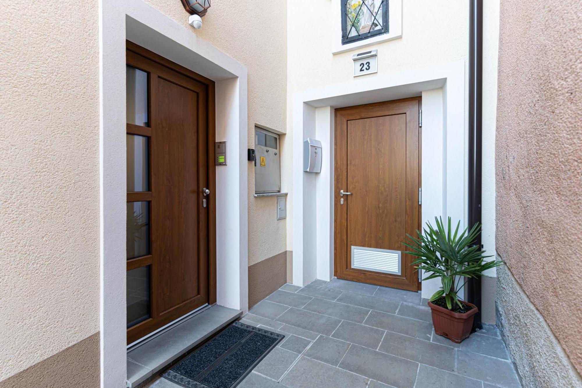 Apartmaji Ema Koper Bagian luar foto