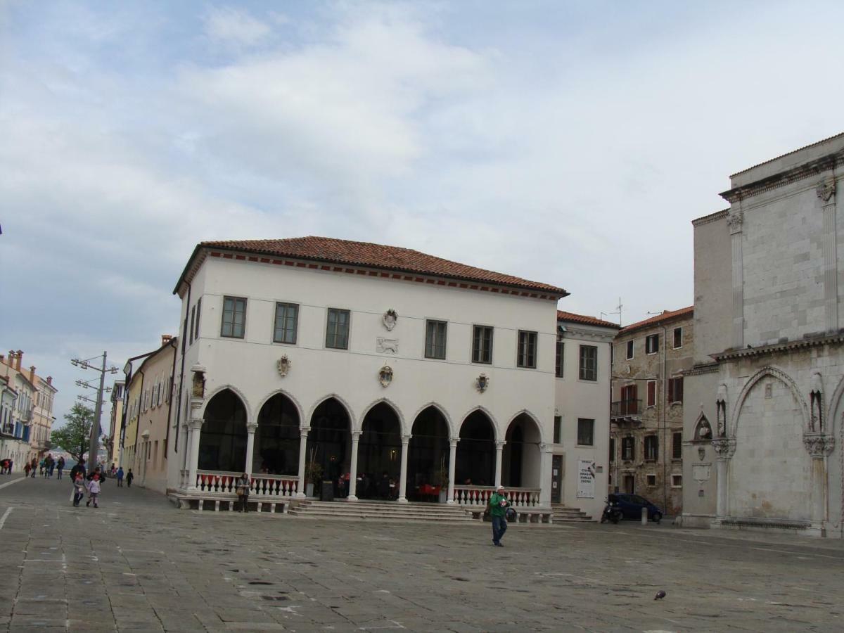 Apartmaji Ema Koper Bagian luar foto